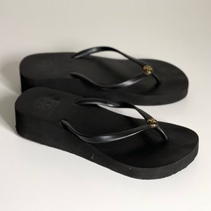 TORY BURCH BLACK PLATFORM FLIP FLOPS